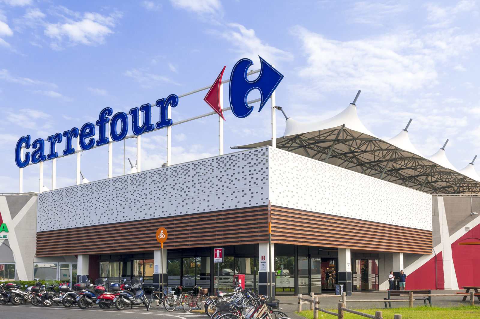 Carrefour, Toyota e Luandre